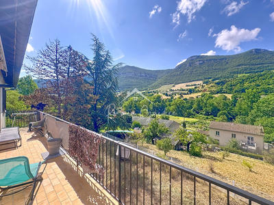 Appartement - 98 m² - 4 pièces