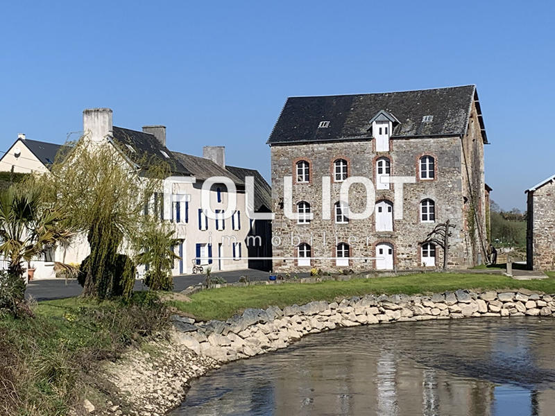 Maison - 250 m² - 8 pièces