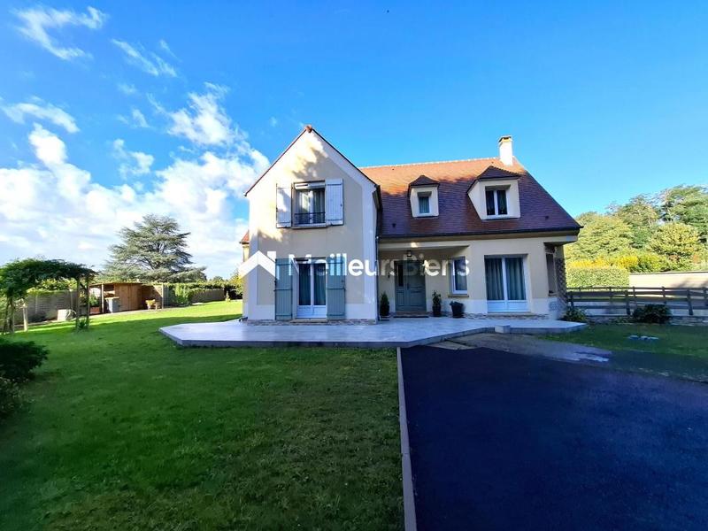 Maison traditionnelle - 186 m² - 8 pièces