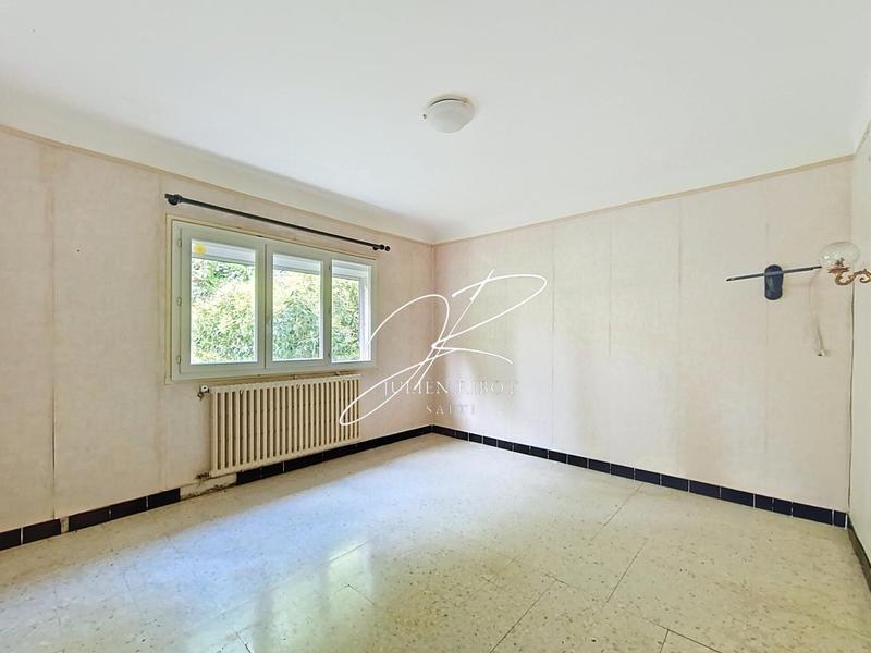 Maison - 183 m² - 8 pièces