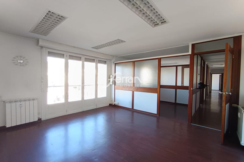 Appartement - 135 m² - 6 pièces