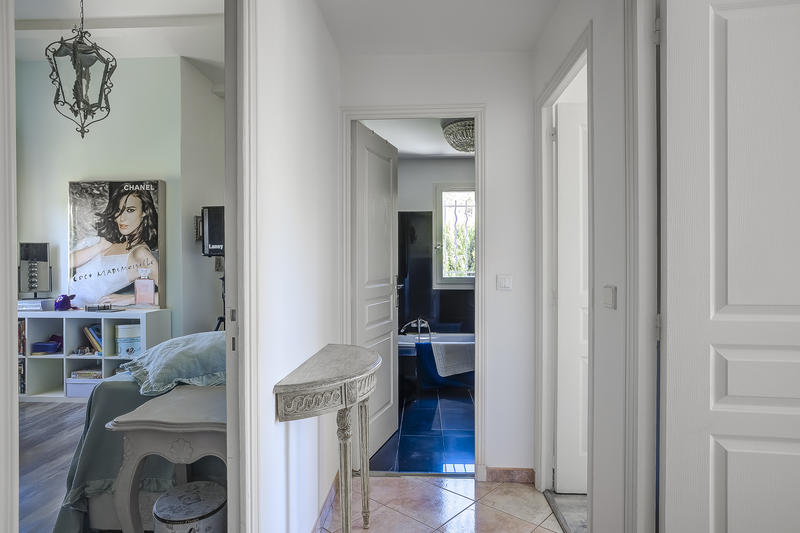 Villa - 214 m² - 6 pièces