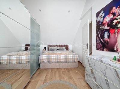 Maison - 190 m² - 11 pièces