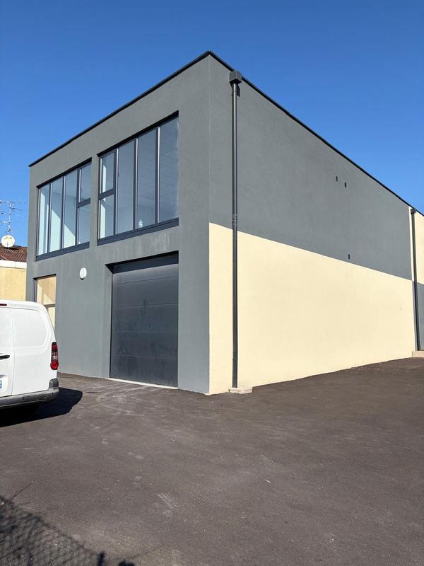 Entrepôt - 154 m²