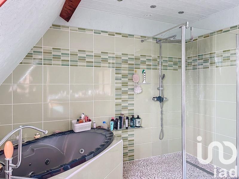 Maison - 214 m² - 4 pièces