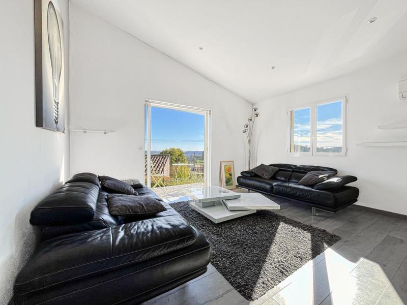 Propriété - 164 m² - 7 pièces