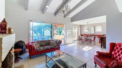 Maison - 159 m² - 6 pièces