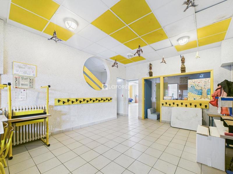 Maison - 585 m² - 18 pièces