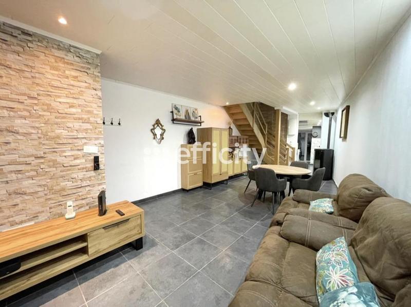 Maison - 94 m² - 5 pièces