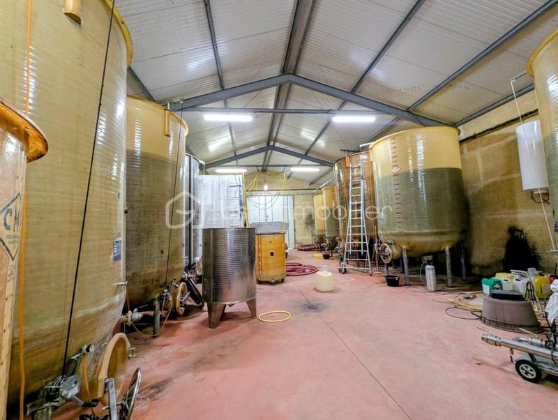 Maison - 400 m² - 1 pièce