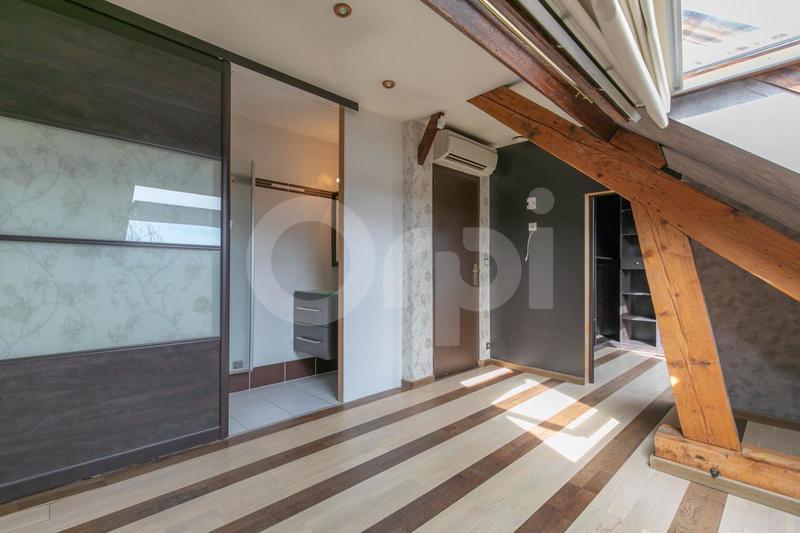 Maison - 177 m² - 7 pièces