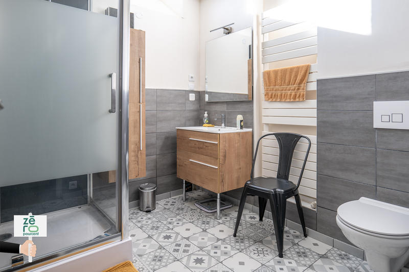 Maison - 230 m² - 10 pièces