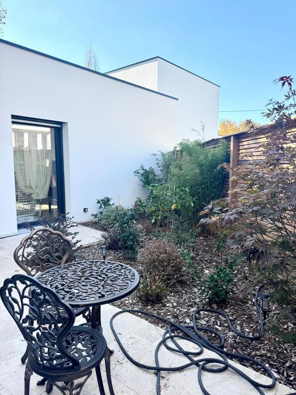 Maison - 210 m² - 7 pièces