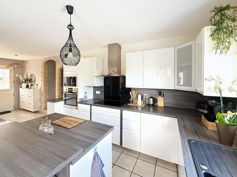 Maison - 182 m² - 7 pièces