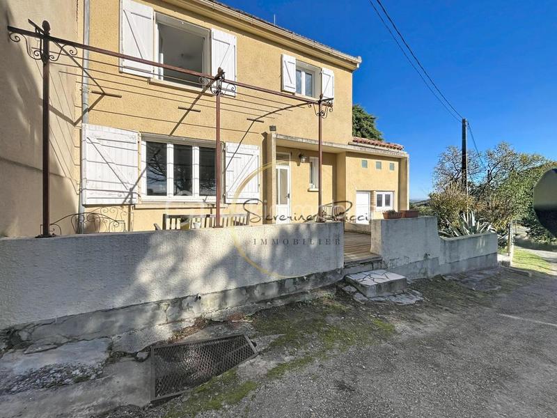 Maison - 120 m² - 4 pièces