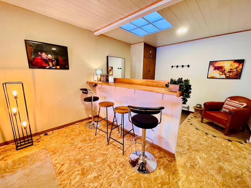 Local commercial - 242 m² - 10 pièces