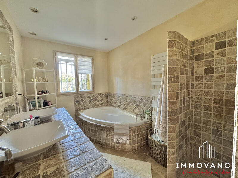 Maison - 155 m² - 6 pièces