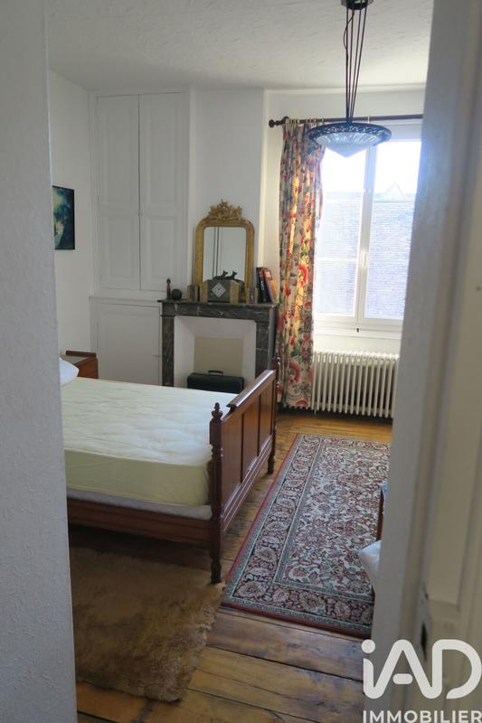 Maison - 180 m² - 10 pièces