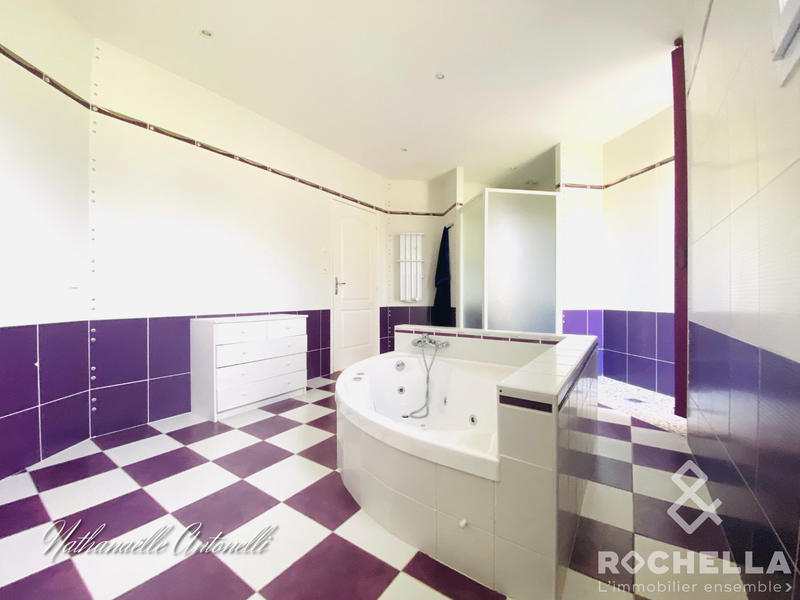 Maison - 311 m² - 7 pièces