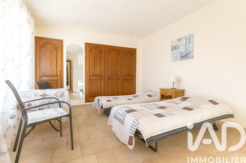 Maison - 200 m² - 6 pièces