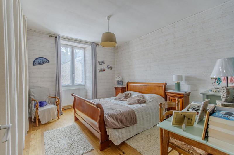 Maison - 210 m² - 9 pièces