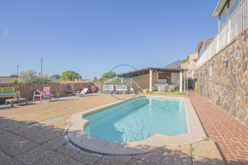 Maison - 179 m² - 7 pièces