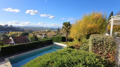 Maison traditionnelle - 196 m² - 9 pièces