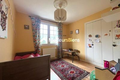 Maison - 230 m² - 8 pièces