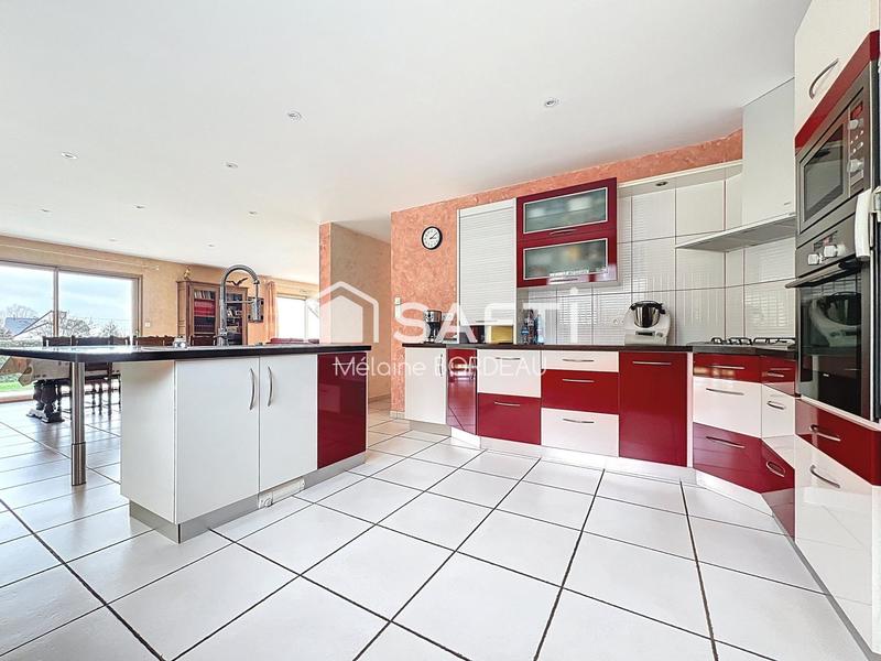 Maison - 203 m² - 6 pièces