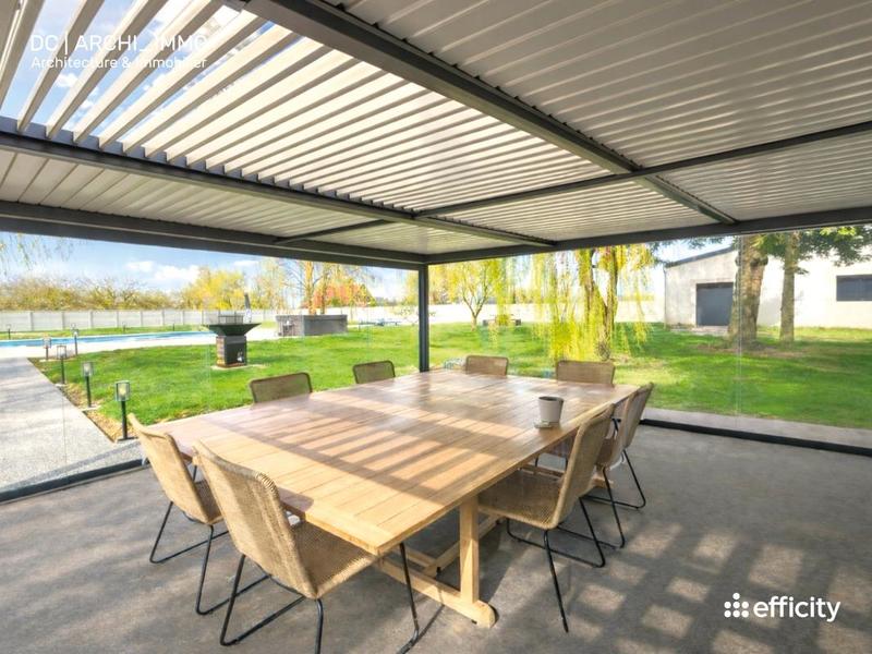Maison - 365 m² - 9 pièces
