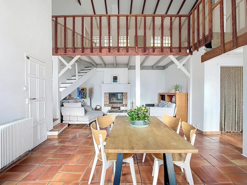 Maison - 201 m² - 5 pièces