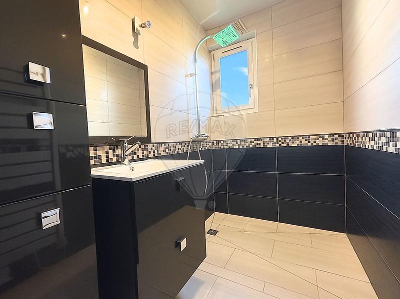 Maison - 93 m² - 6 pièces