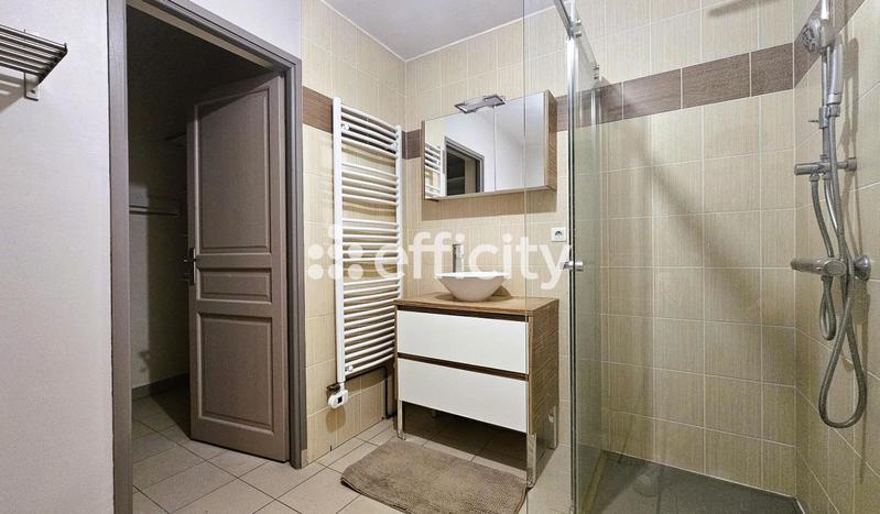 Appartement - 64 m² - 2 pièces