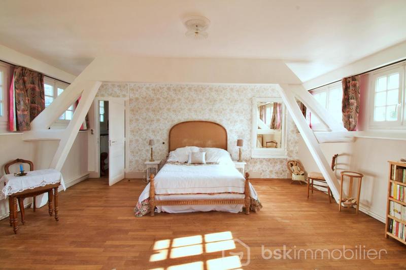 Propriété - 487 m² - 22 pièces