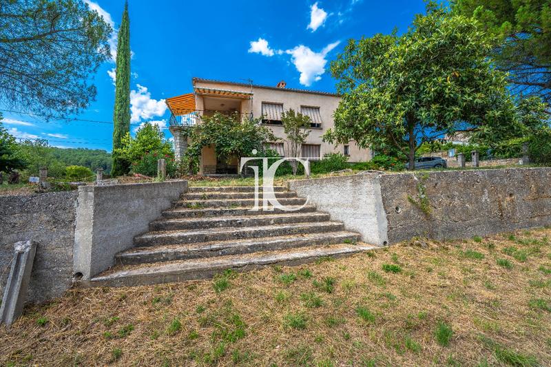 Maison - 141 m² - 6 pièces