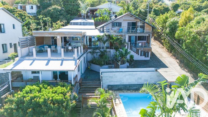 Maison - 215 m² - 7 pièces