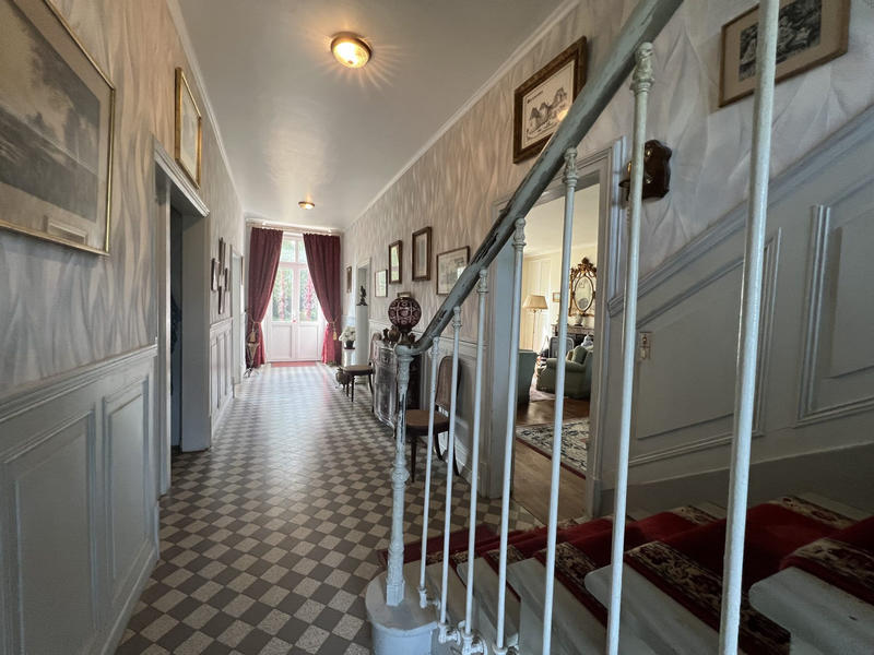 Maison - 212 m² - 7 pièces