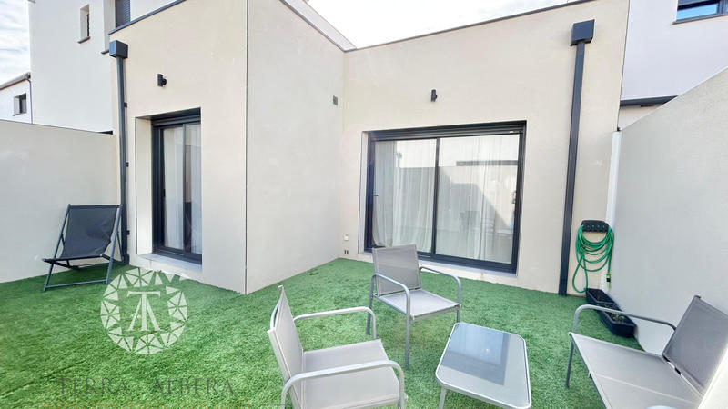 Maison - 96 m² - 4 pièces