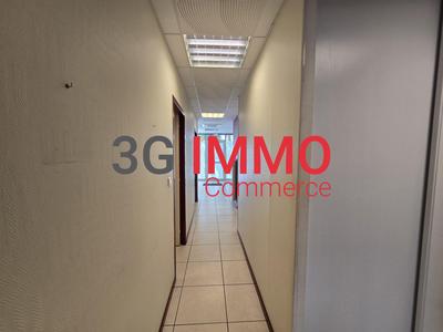 Local commercial - 93 m² - 5 pièces