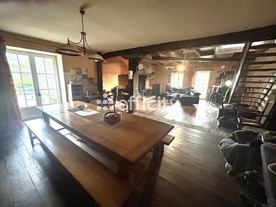 Maison - 182 m² - 7 pièces