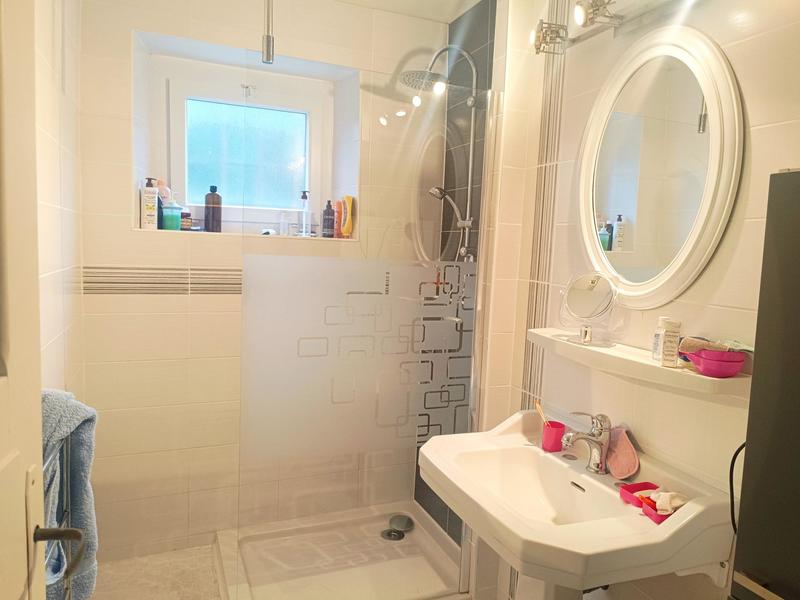 Maison - 220 m² - 8 pièces