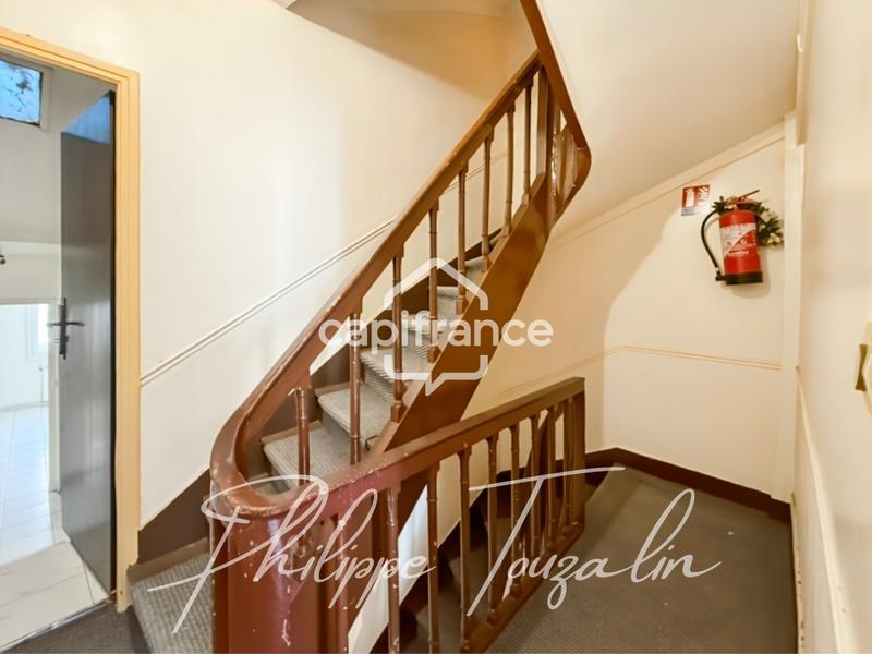 Maison - 220 m² - 14 pièces