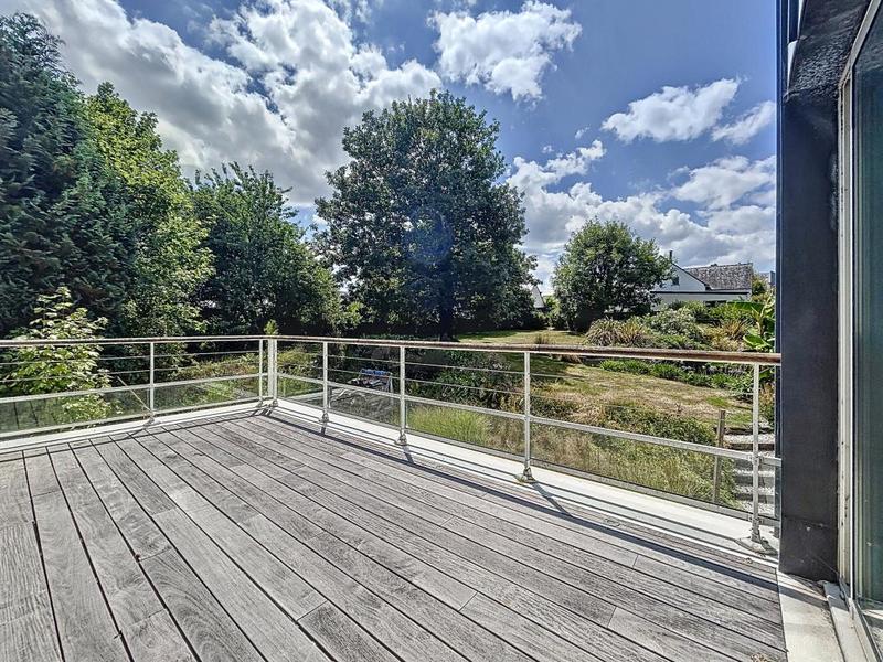 Maison - 221 m² - 6 pièces