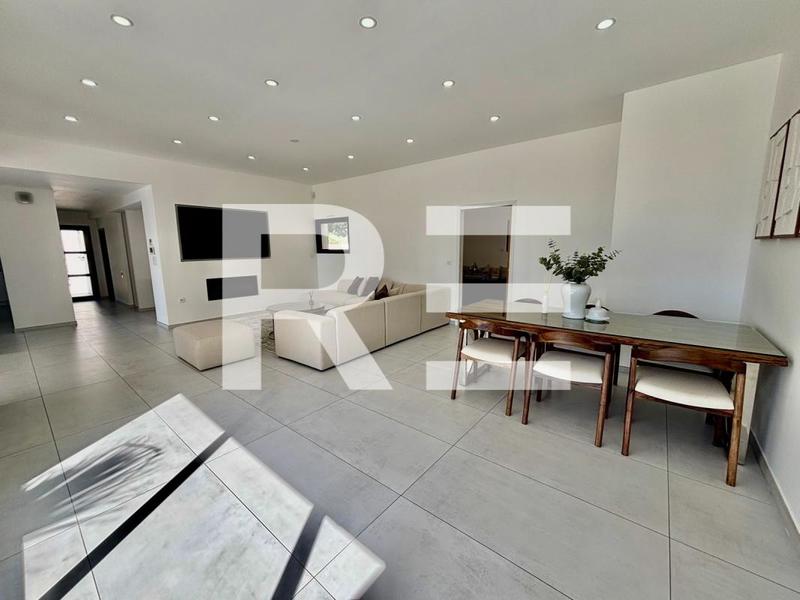 Maison d'architecte - 230 m² - 8 pièces