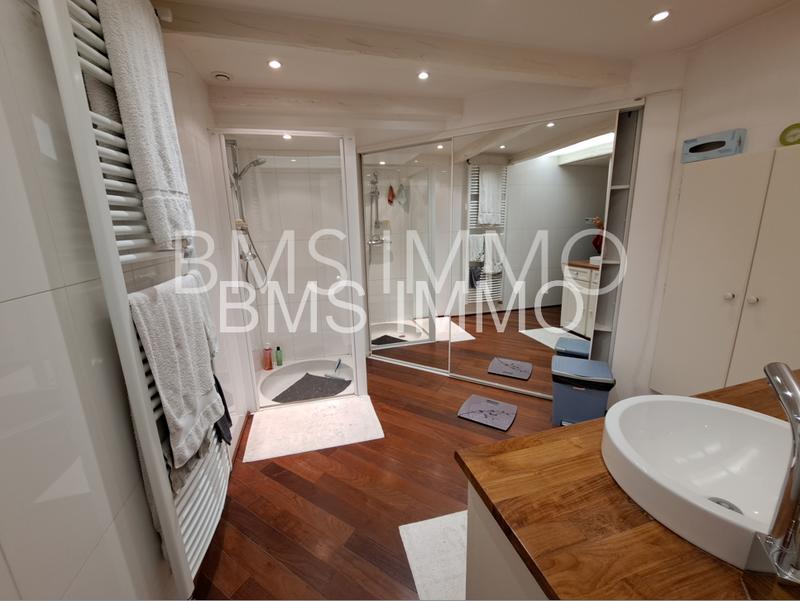 Maison - 270 m² - 8 pièces