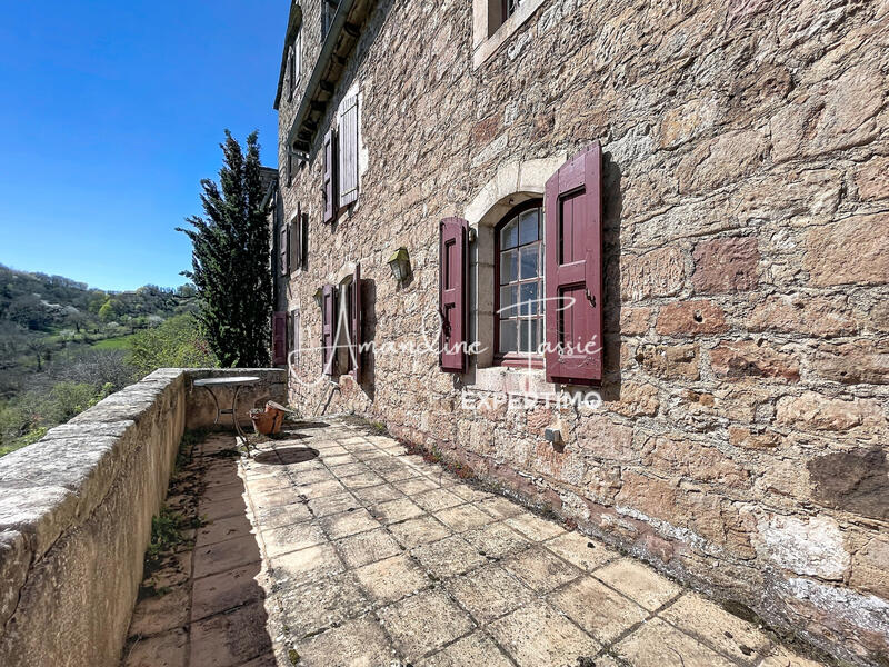 Maison - 271 m² - 11 pièces