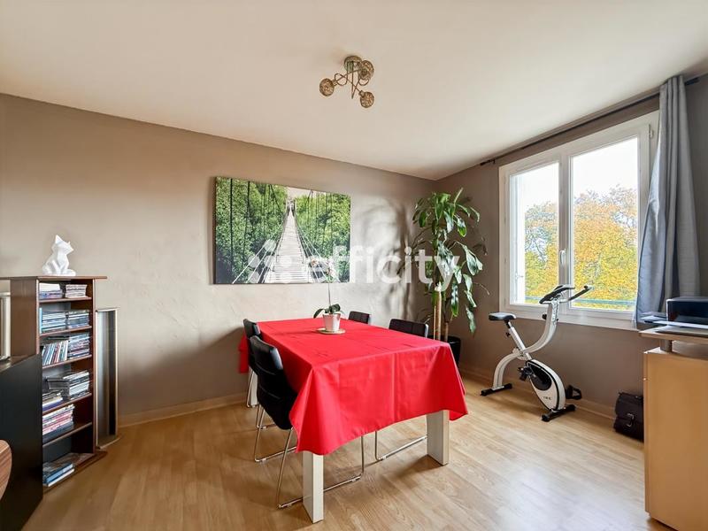 Appartement - 97 m² - 5 pièces