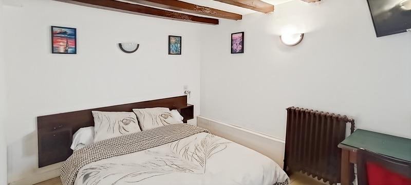 Maison - 360 m² - 17 pièces