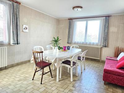 Maison - 187 m² - 9 pièces