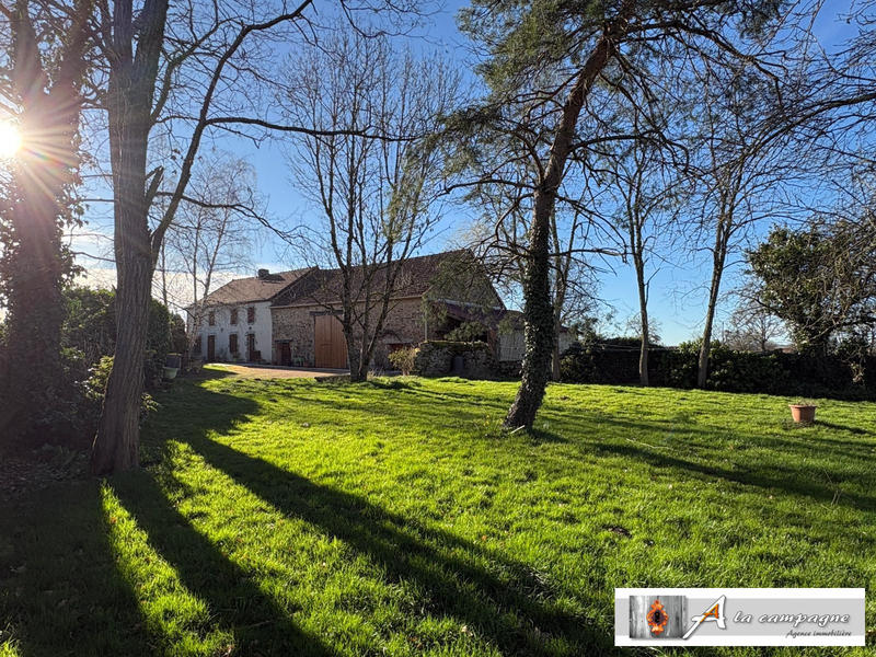 Maison ancienne - 151 m² - 7 pièces